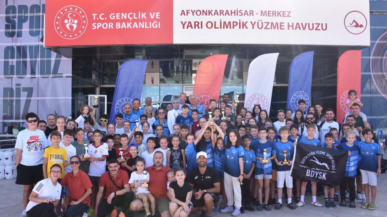 Triatlon Heyecanı Afyon’da Zirve Yaptı: 95 Sporcu Aynı Parkurda Buluştu!