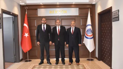 Bayat Belediye Başkanı Bodur’dan AFSÜ Rektörü Aslan’a Hayırlı Olsun Ziyareti