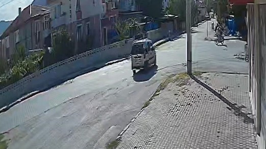 Motosiklet ve Ticari Araç Çarpıştı: Sürücü Hayatını Kaybetti