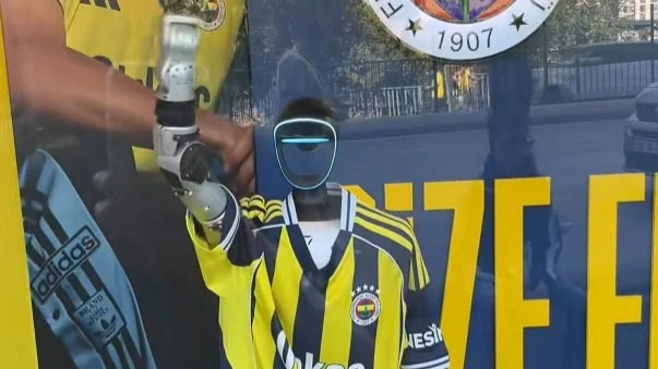 Fenerbahçeli Robot Kerem Aktürkoğlu Forması Giydi