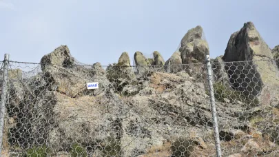 Afyon’da Kaya Düşmesi Tehlikesi 112 Bin Metrekarelik Çelik Ağlarla Önlendi!