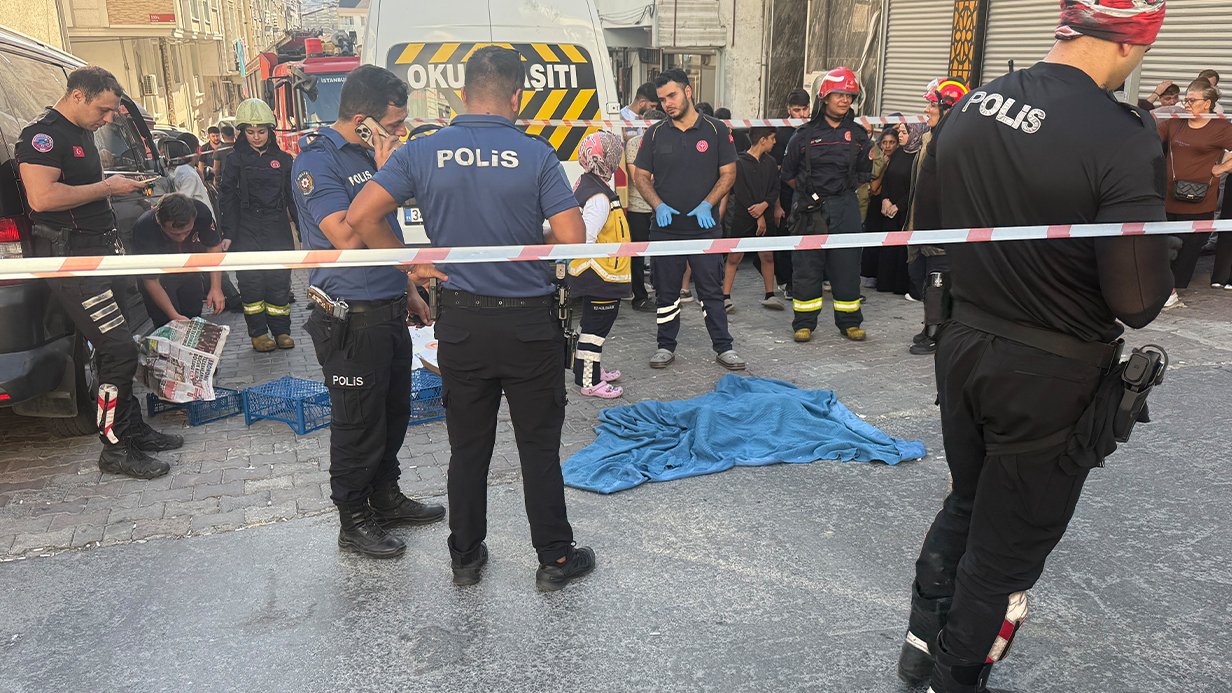Servis Minibüsü Anne-Oğula Çarptı: 1 Yaşındaki Çocuk Öldü