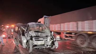 Işıklar Beldesi Yakınlarında Kaza: Minibüs Sürücüsü Ağır Yaralandı
