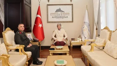 Afyonkarahisar Valisi Yiğitbaşı’na Garnizon Komutanı Tecimer’den Ziyaret
