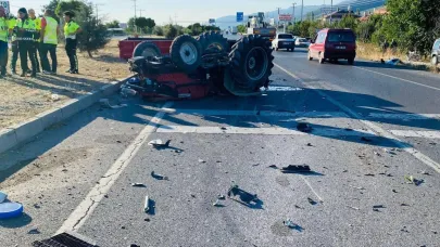 Otomobilin Çarptığı Traktör Devrildi 1 Ölü, 1 Yaralı!