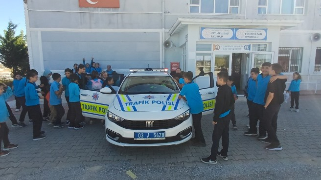 Afyon Emniyeti’nden Öğrencilere Trafik Ve Güvenlik Eğitimi