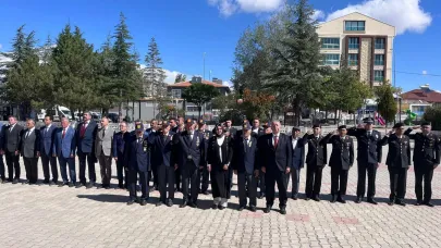 İhsaniye’de İlköğretim Haftası ve Gaziler Günü Törenle Kutlandı