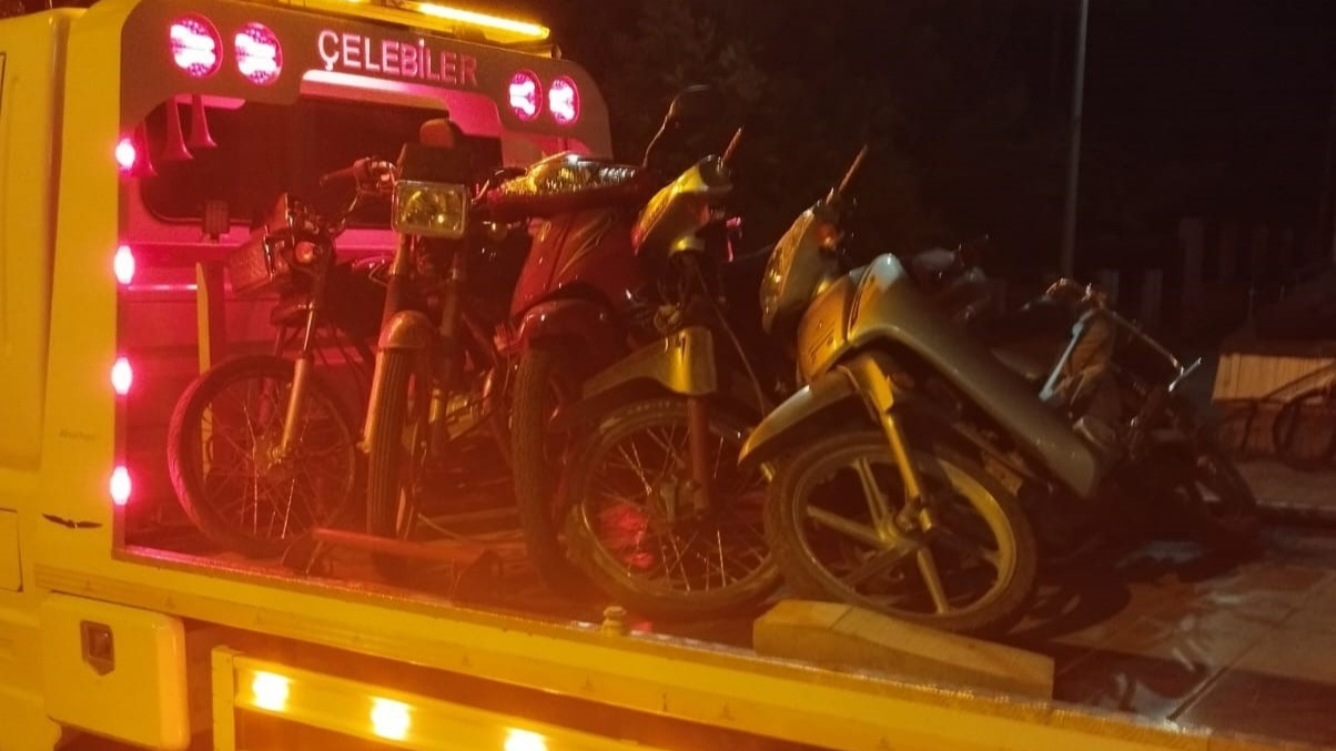 Bolvadin’de Trafik Denetimi: 20 Motosiklet Trafikten Men Edildi