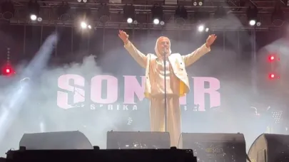 Soner Sarıkabadayı’dan Afyonkarahisar’da Unutulmaz Konser!