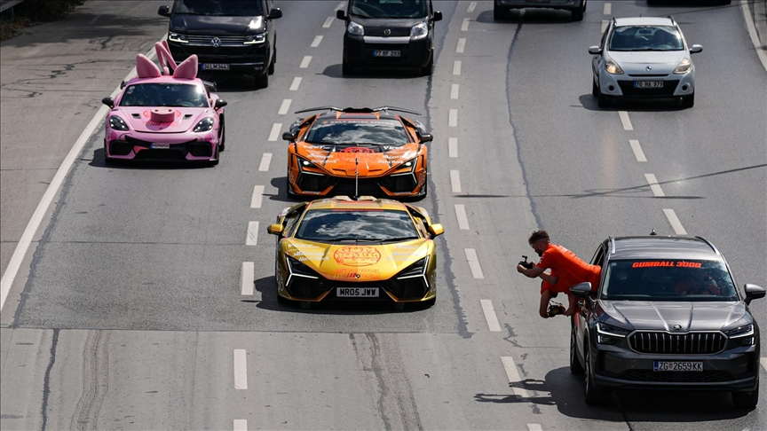 Dünyaca ünlü otomobil rallisi, İstanbul'dan start aldı