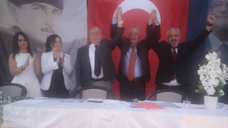 CHP Sandıklı İlçe Kongresi Gerçekleştirildi:Raşit Güneş Yeniden Başkan Seçildi