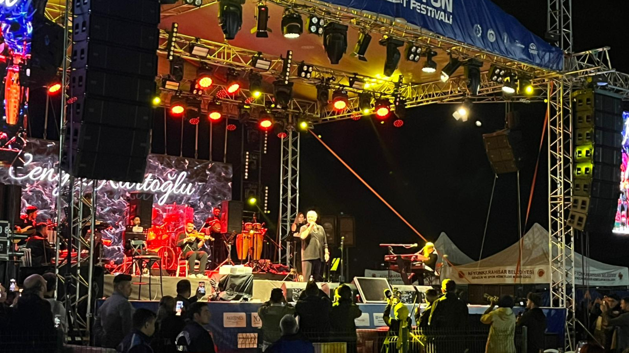 Cengiz Kurtoğlu’ndan Afyonkarahisar’da Unutulmaz Konser!