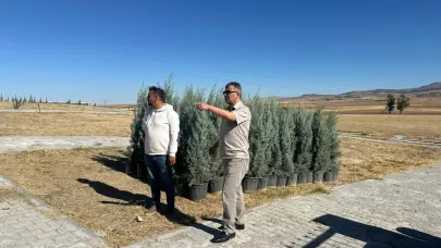 Başkan Koyuncu’dan Karacaören Mezarlığı’na 150 Fidan