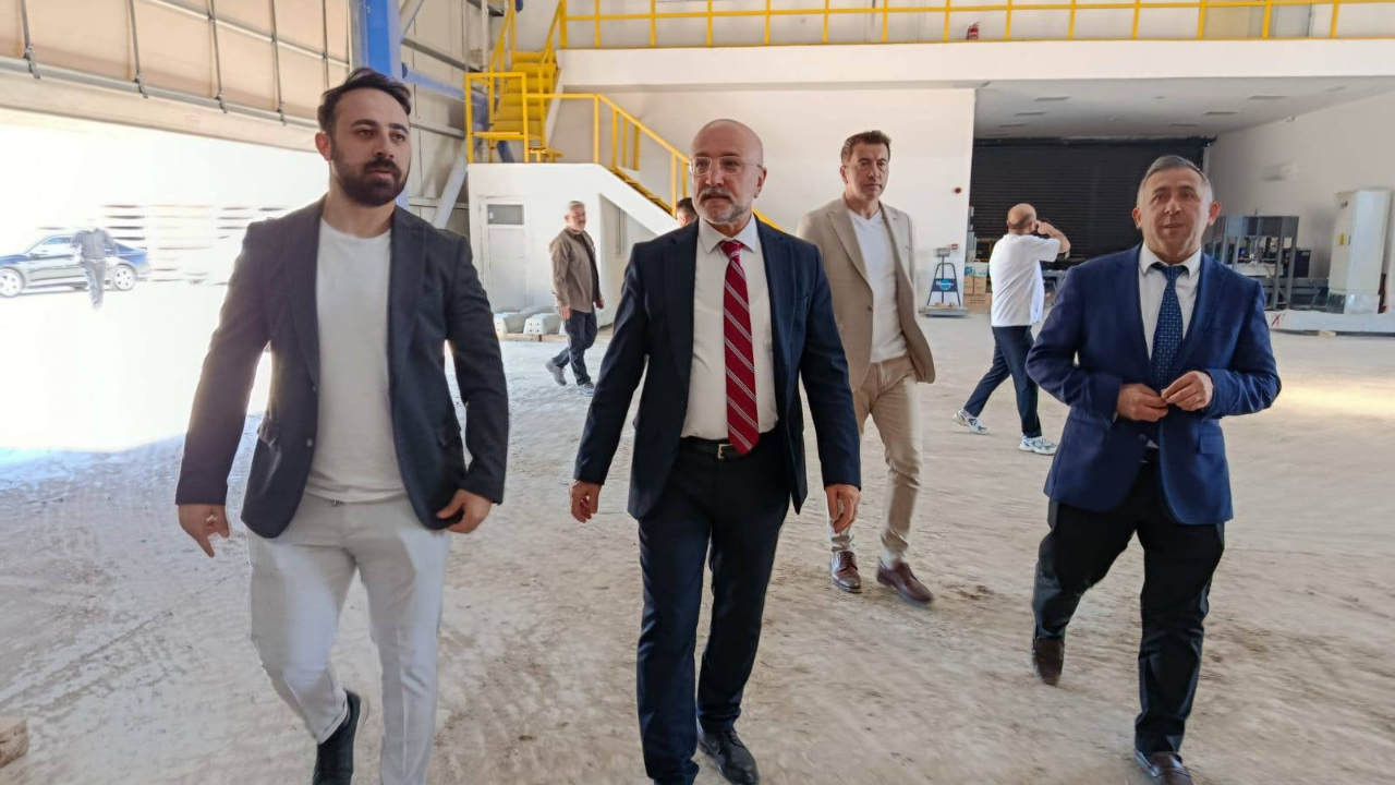 Başkan Şahin, Beton Travers Fabrikası’nı Ziyaret Etti