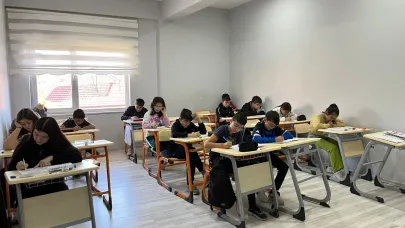 Emirdağ Belediyesi Gençlik Merkezinde Sınav Maratonu Başladı