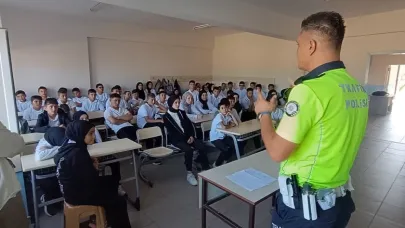 Afyonkarahisar Emniyeti, Lise Öğrencilerine Yönelik Trafik Eğitimi Düzenledi