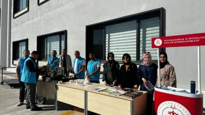 Afyon Kocatepe Üniversitesi’nde Öğrencilere Sıcak Çorba İkramı
