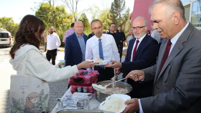 Turizm Fakültesi Yeni Döneme Tavuklu Pilav İkramıyla Başladı