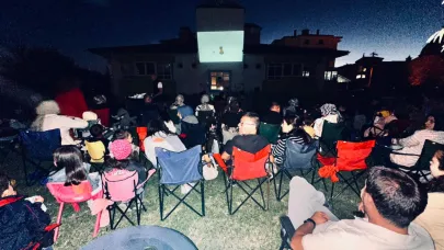 Sandıklı’da Öğrenciler ve Aileler Açık Hava Sinemasında Buluştu
