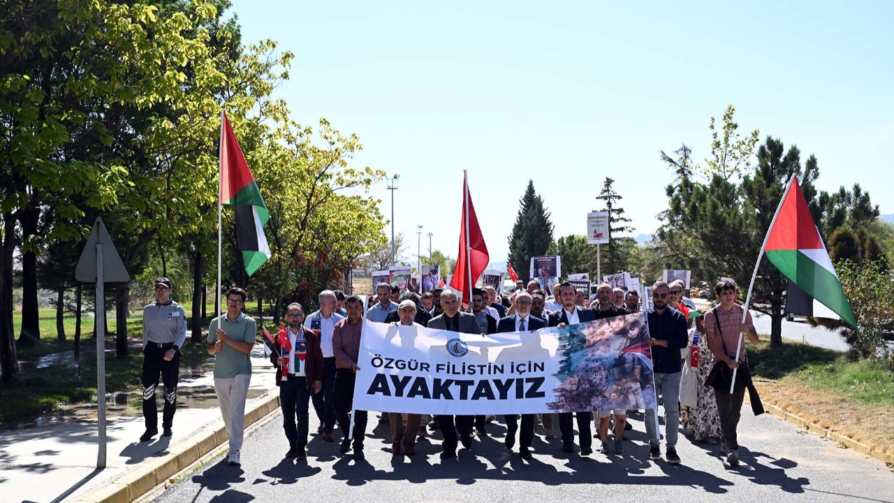 AKÜ'de Gazze'ye Destek Yürüyüşleri Devam Ediyor