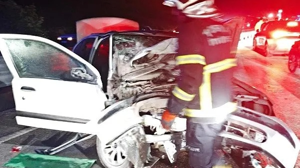 Kastamonu'da Feci Kaza: Otomobil Traktöre Çarptı, 1 Ölü 5 Yaralı