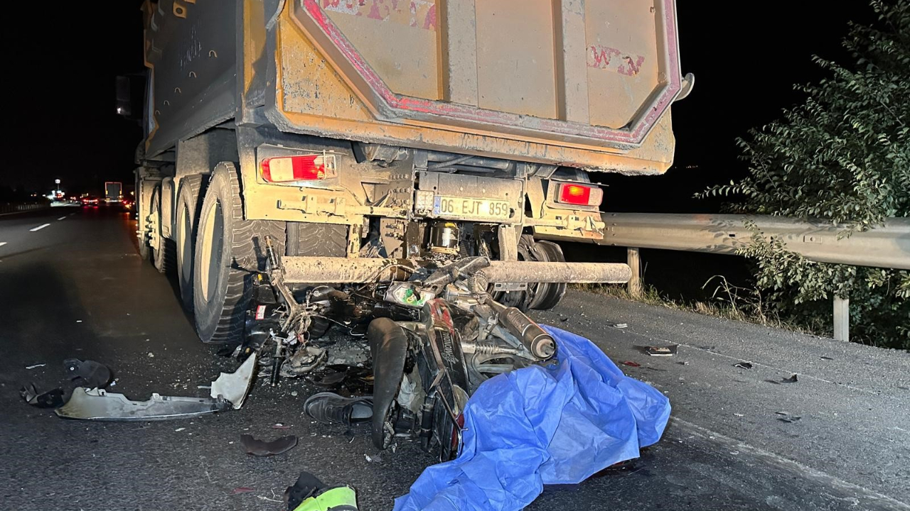 Afyonkarahisar Yolunda Kaza: Sürücü Feci Şekilde Can Verdi