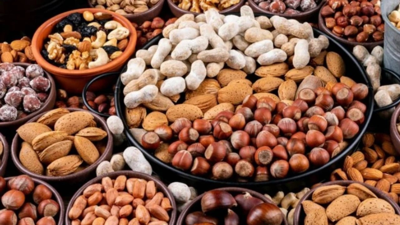 Kuru Yemiş Fiyatları Cep Yakıyor! Antep Fıstığı 1.700 TL’ye, Ceviz 1.000 TL’ye Çıktı