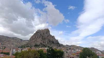 Afyonkarahisar’da Sonbahar Sert Başladı: Sıcaklıklar 10 Dereceye Kadar Düşüyor!