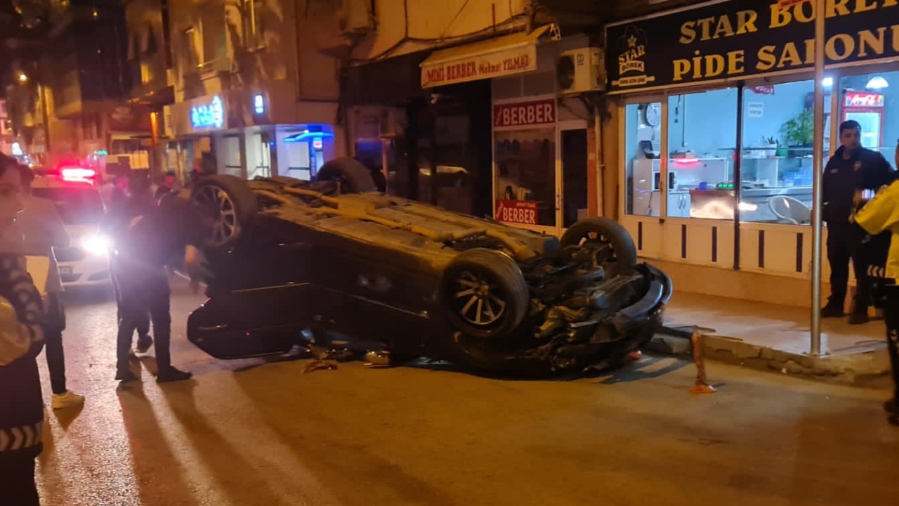 Afyon’da Sokak Ortasında Takla Atan Otomobilde Mucize Kurtuluş