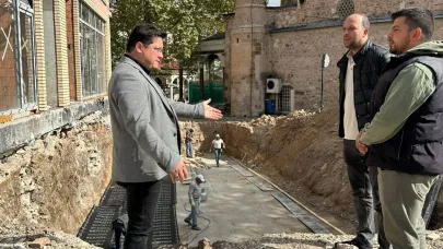 Başkan Aynacı, Çarşı Merkezindeki Çalışmaları Yerinde İnceledi
