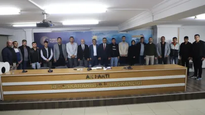 İYİ Parti ve Yeniden Refah'tan İstifa Edenler AK Parti'ye Katıldı