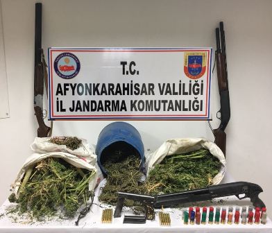 5 kilo 806 gram esrar yakalandı
