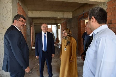 Anıtkaya İlkokulu’nun inşaatını incelediler