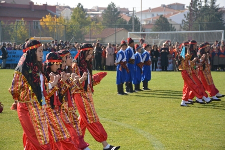Başarılı öğrenciler ödüllendirildi