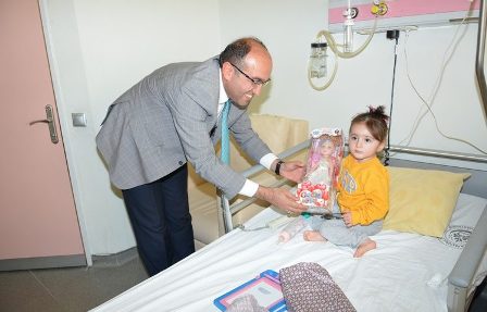 Başkan Çöl Hastaların yanında