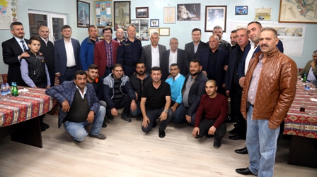 Başkan Zeybek dert dinledi, gönüllere girdi
