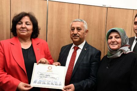 Başkan Zeybek Mazbatasını Aldı