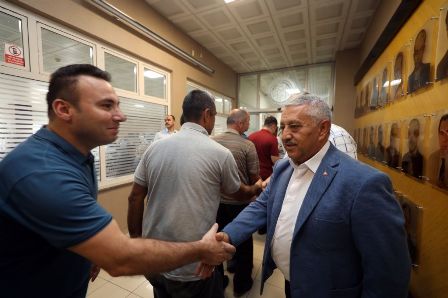 Başkan Zeybek Personeliyle Bayramlaştı