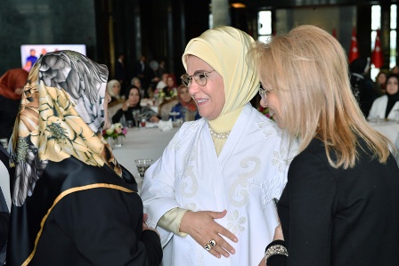 Bayan Sezen, Emine Erdoğan ile görüştü