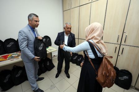 Belediyeden 500 Öğrenciye Kırtasiye Yardımı