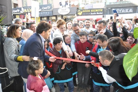 Bu kafeyi 14 down sendromlu birey işletecek