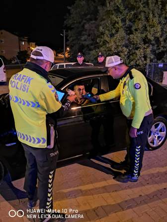 Dinar'da sürücülere alkol denetimi