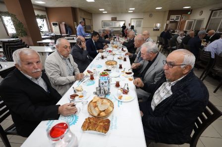 Emekli İmam Ve Müezzinler Kahvaltıda Buluştu