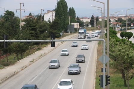 En fazla trafik yoğunluğu Antalya karayolunda yaşanıyor