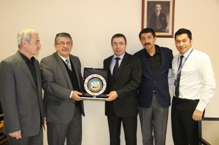Esnaf Kefalet emekli olan müdürü unutmadı