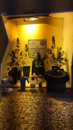Evine uyuşturucu laboratuarı kurdu