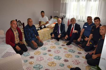 Gaziler başımızın tacı