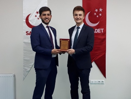Genç Saadette Bayrak Değişimi