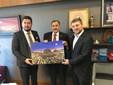 Gençler, Vekillerle görüştü