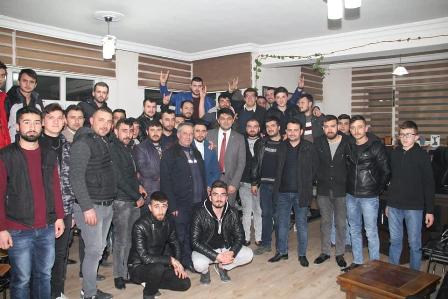 Gençlerden Çetinkaya'ya sürpriz ziyaret